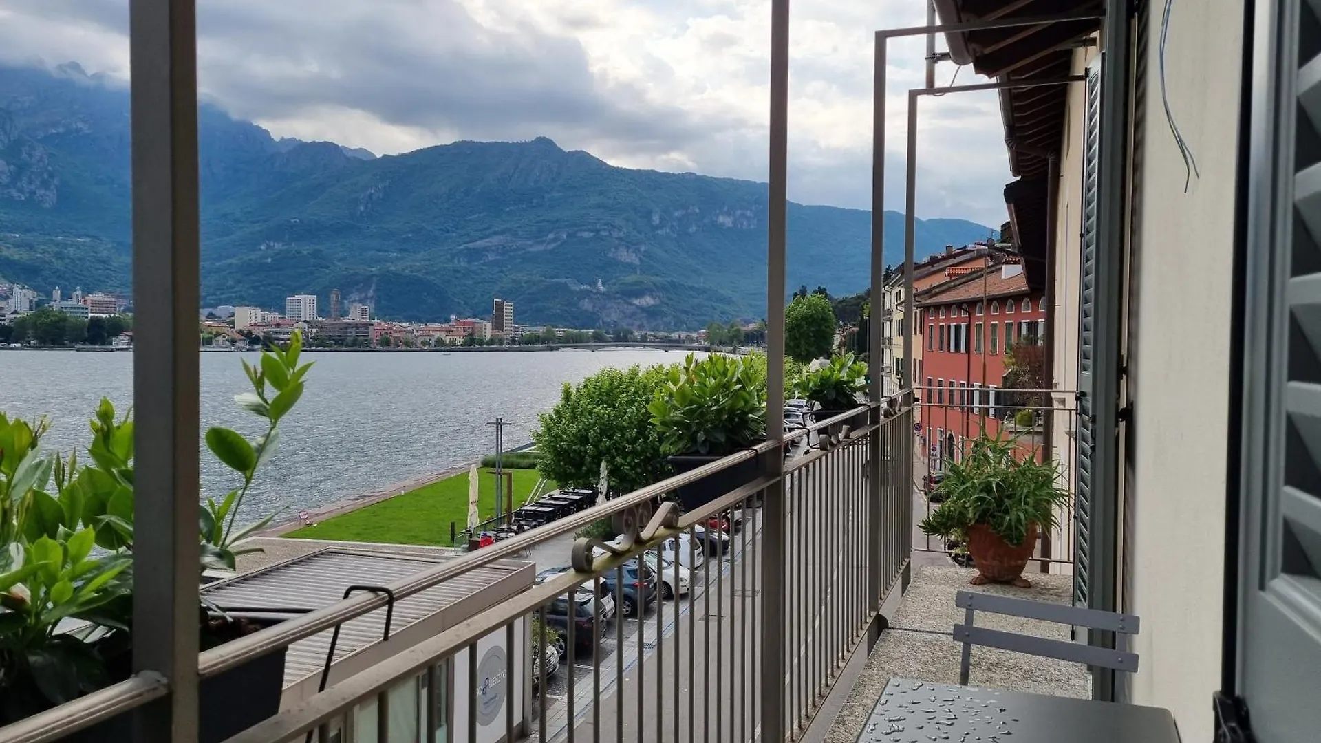 Delago 1685 Malgrate Apartment