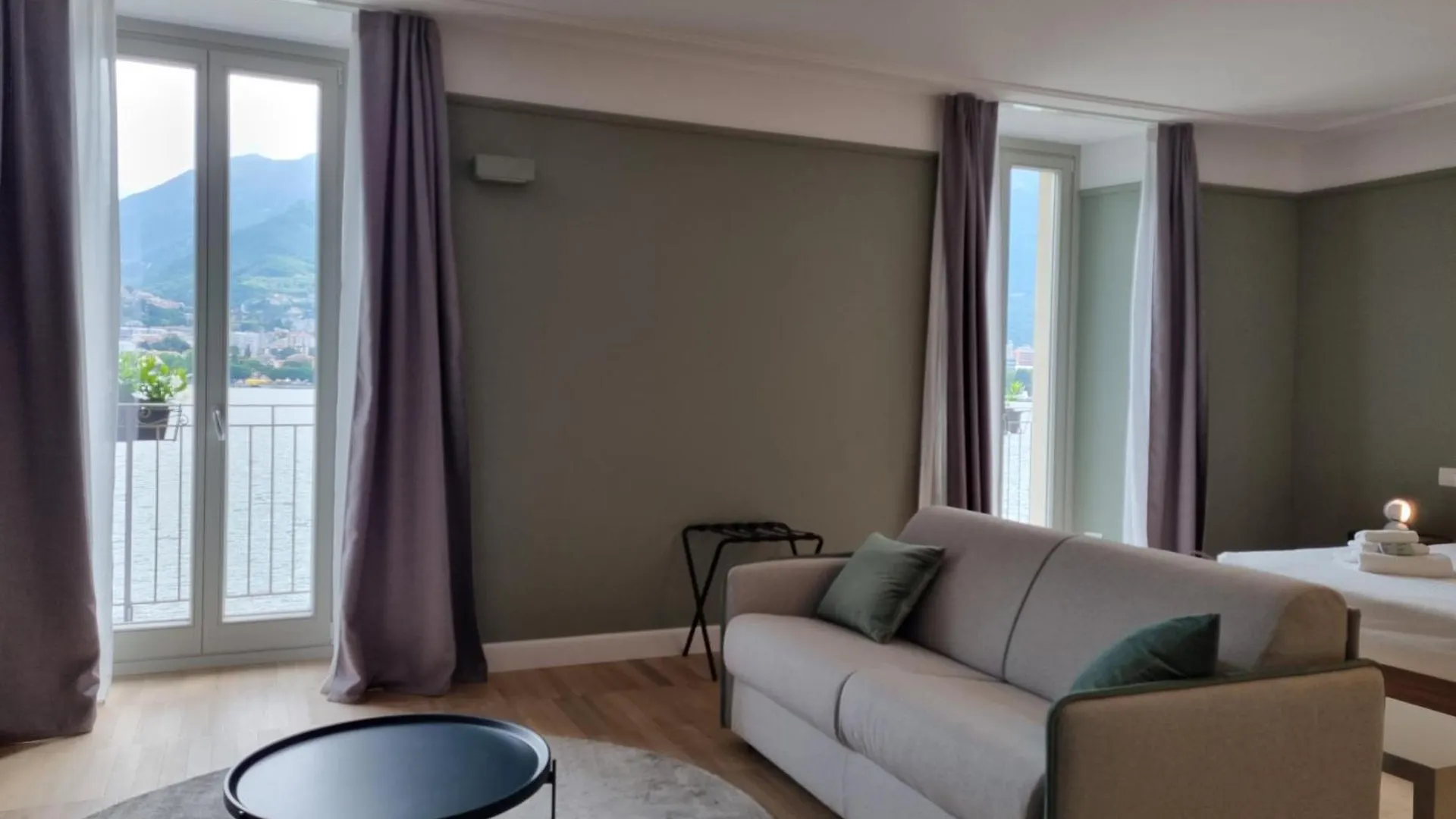 Delago 1685 Malgrate Apartment
