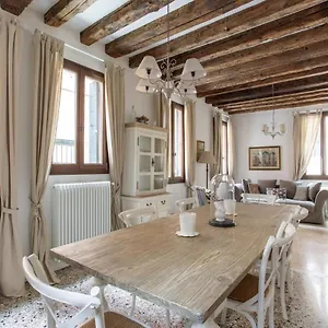 Romantic Rialto Venice